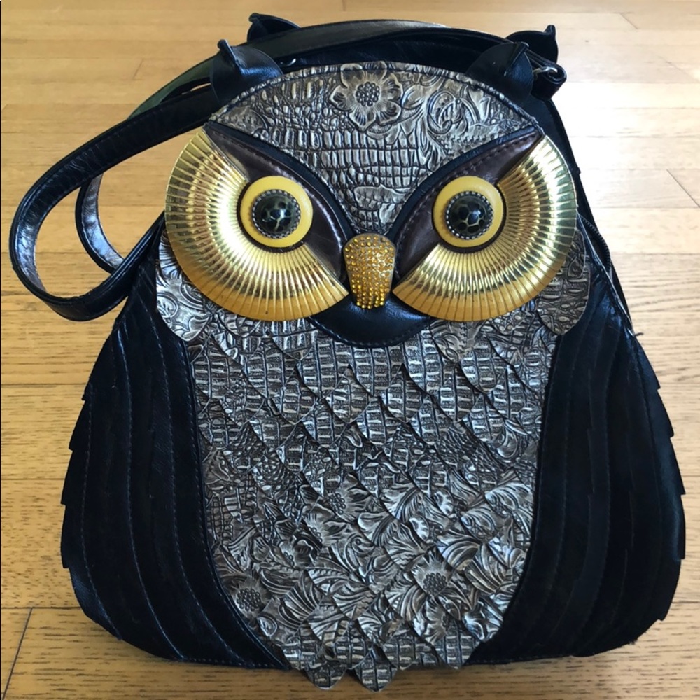 Amliya leather and metal Owl Handbag